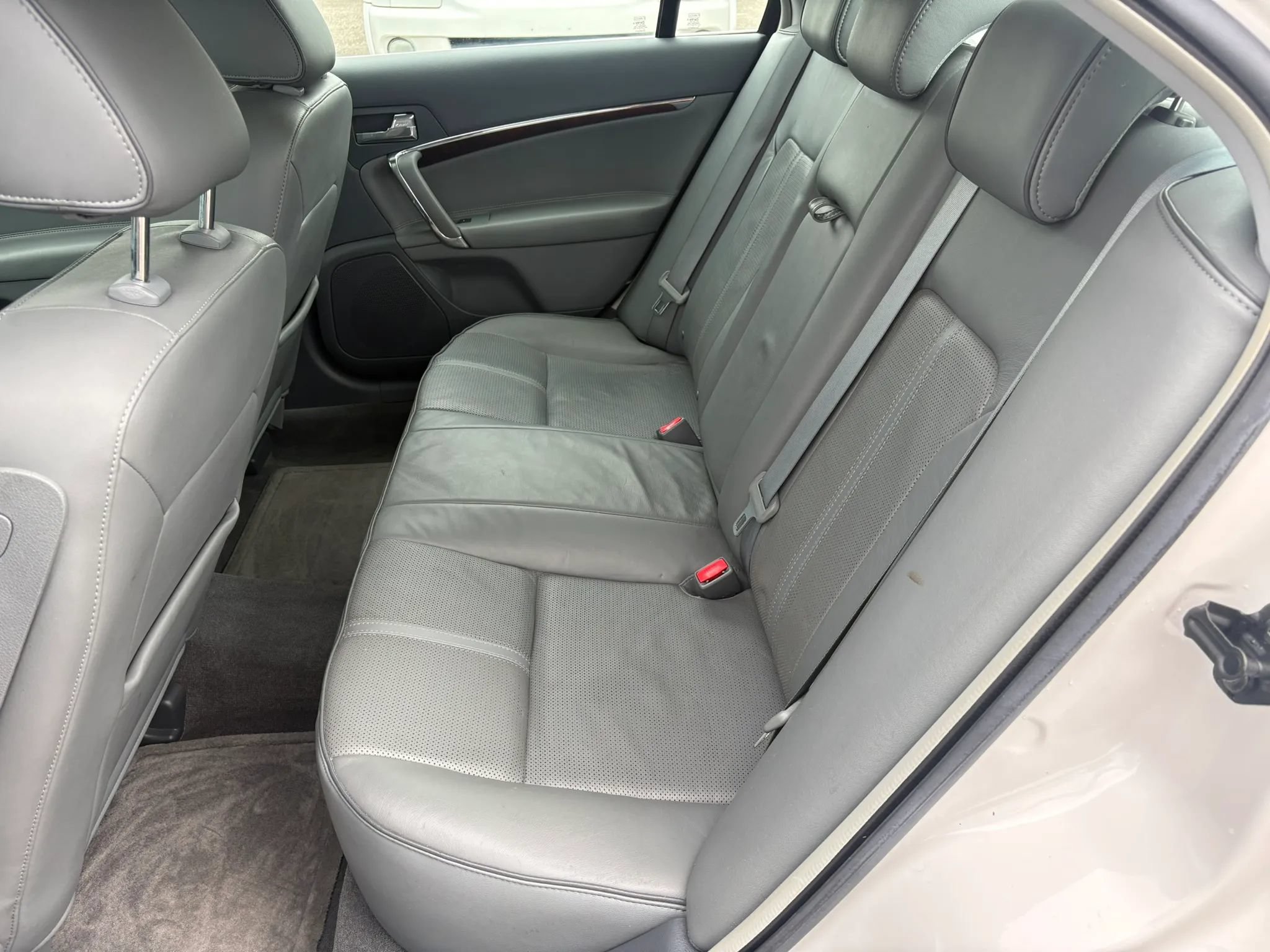 Used 2010 Lincoln MKZ FWD image 7