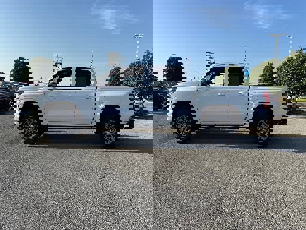 New 2025 Chevrolet Colorado LT image 2