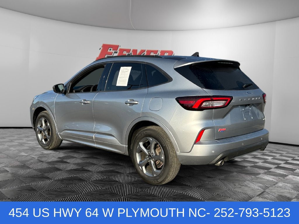 Used 2023 Ford Escape ST-Line w/ Tech Pack #1 AWD/4WD image 3