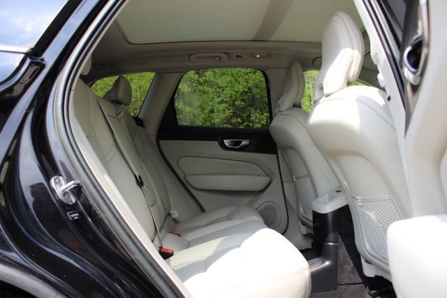 Certified 2023 Volvo XC60 T8 Ultimate w/ Climate Package AWD/4WD image 19