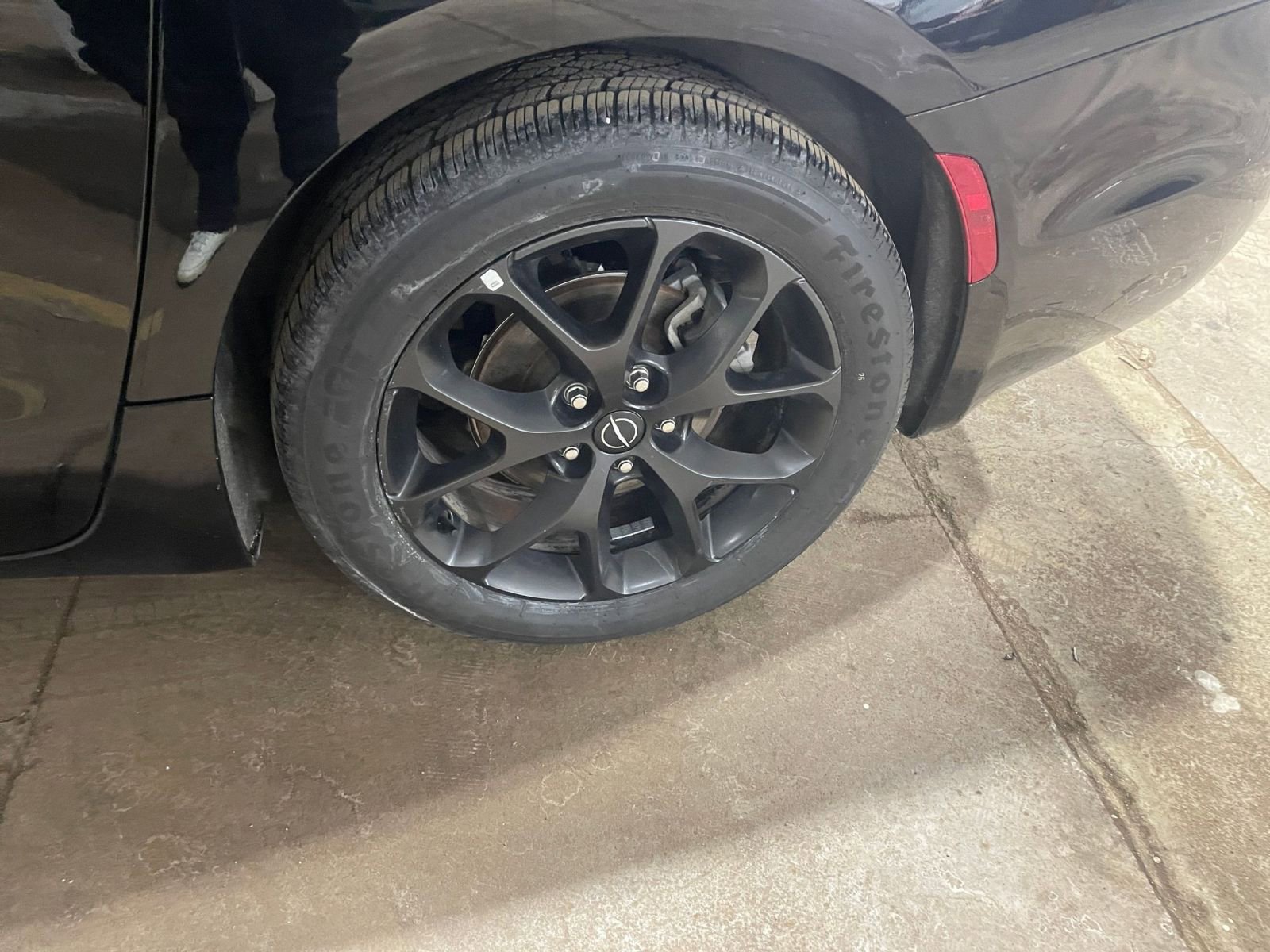 Used 2025 Chrysler Pacifica Limited image 36