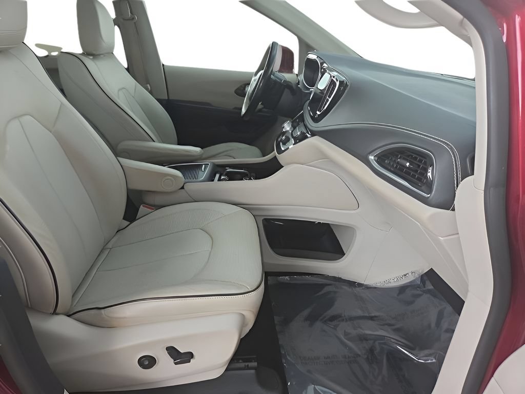 Used 2021 Chrysler Pacifica Limited w/ Premium & Safety Sphere Group AWD/4WD image 18