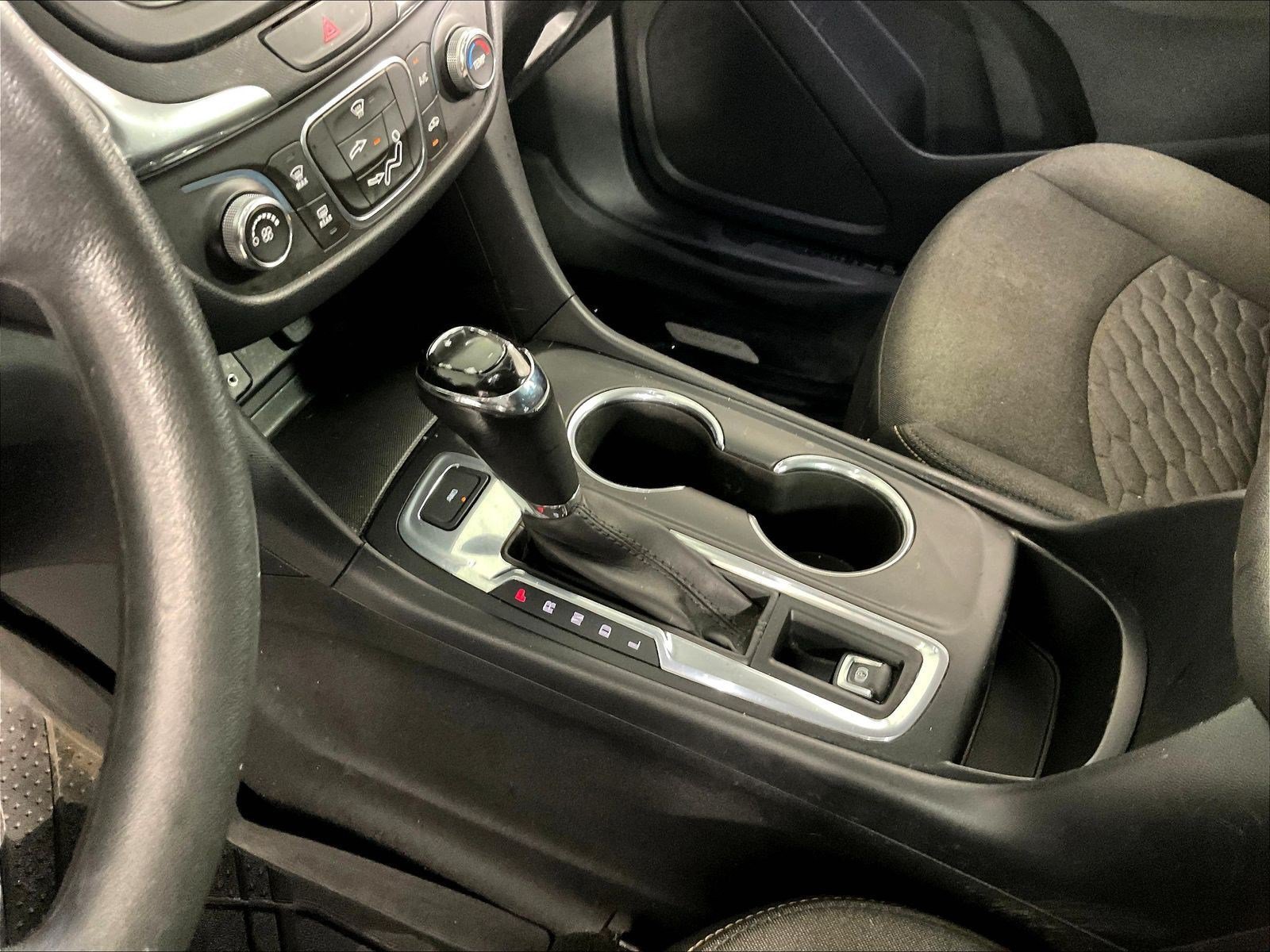 Used 2018 Chevrolet Equinox LT AWD/4WD image 17