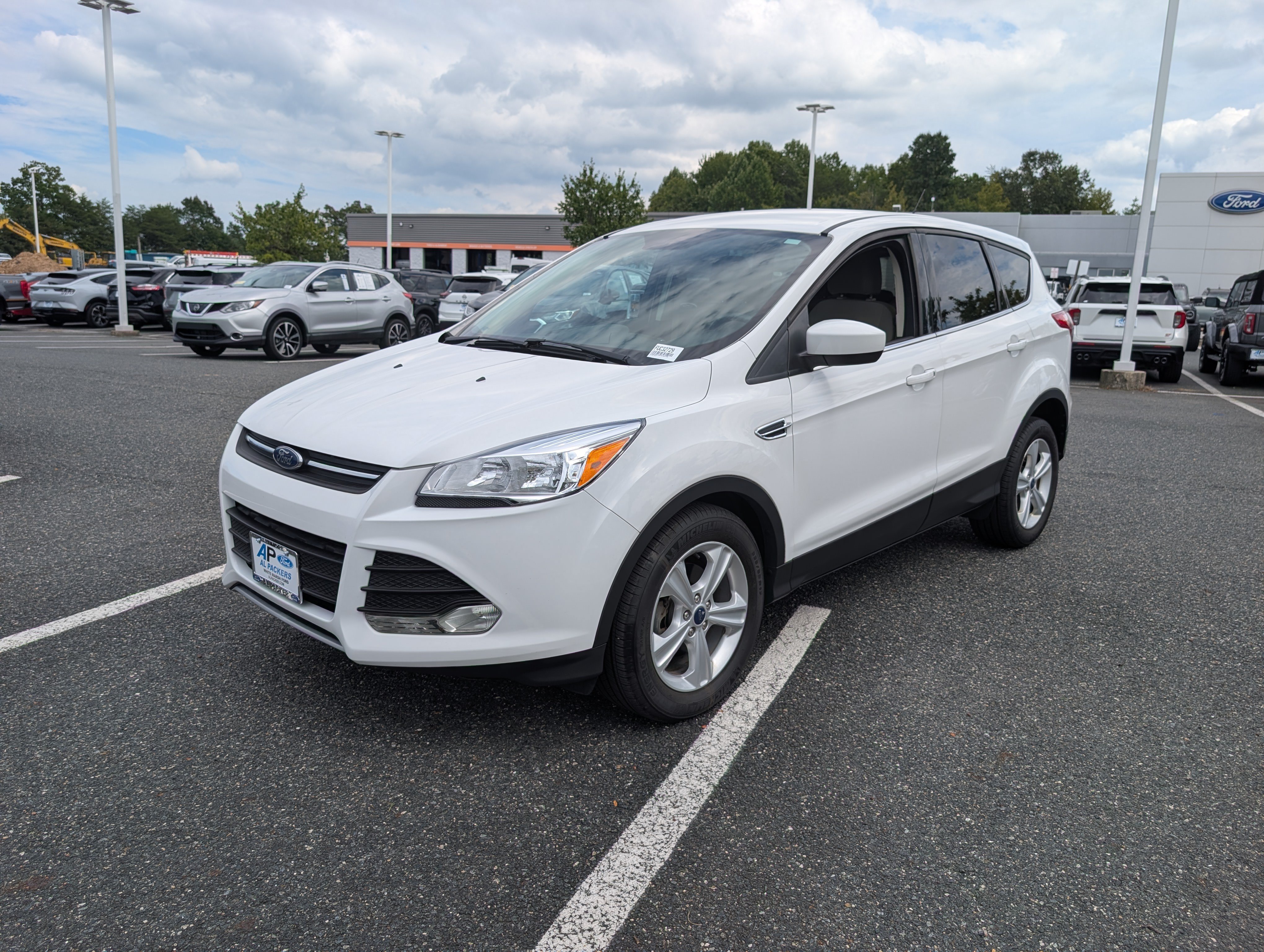 Used 2015 Ford Escape SE FWD image 7
