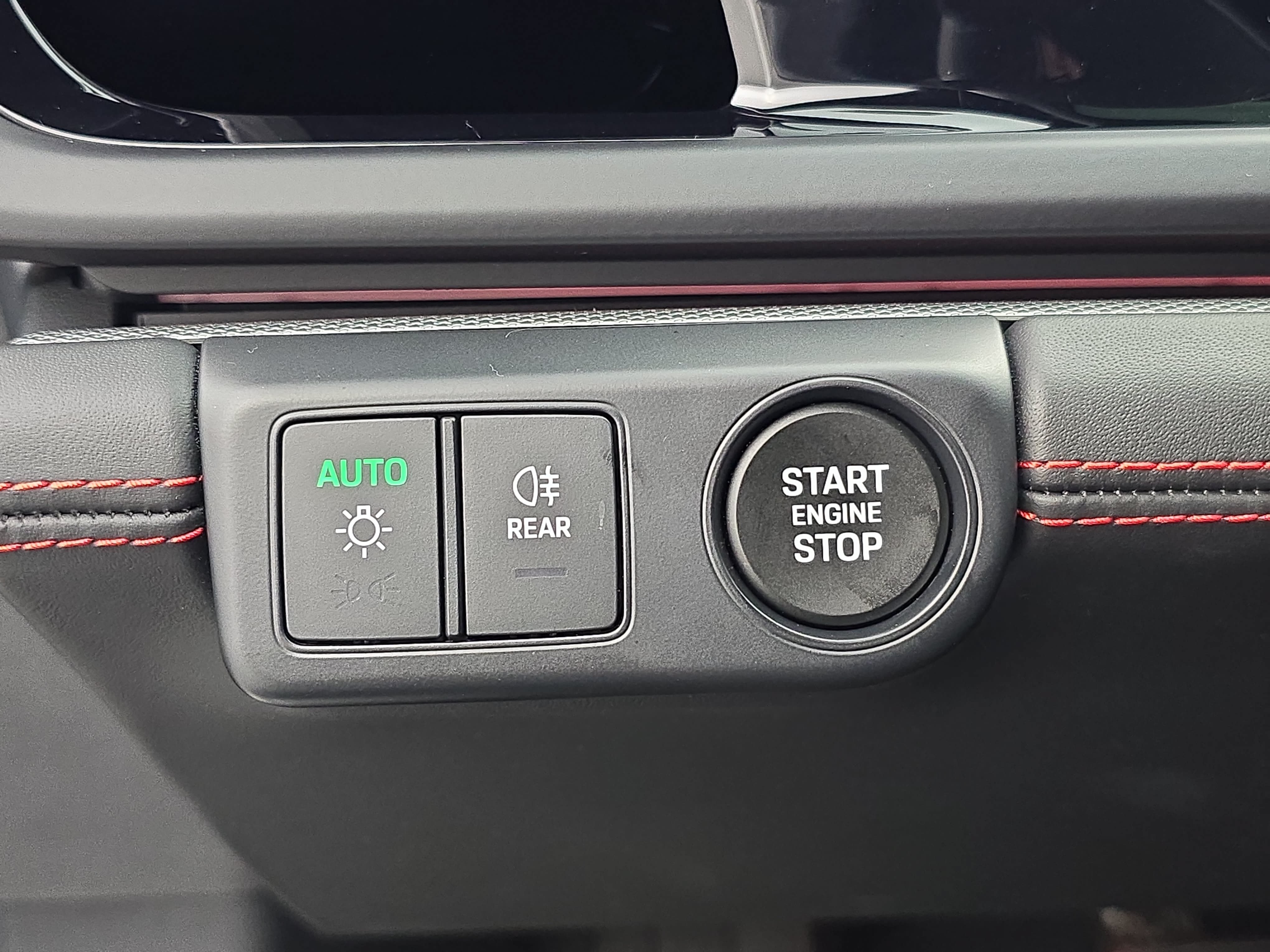 Certified 2025 Porsche Panamera 4 AWD/4WD image 28