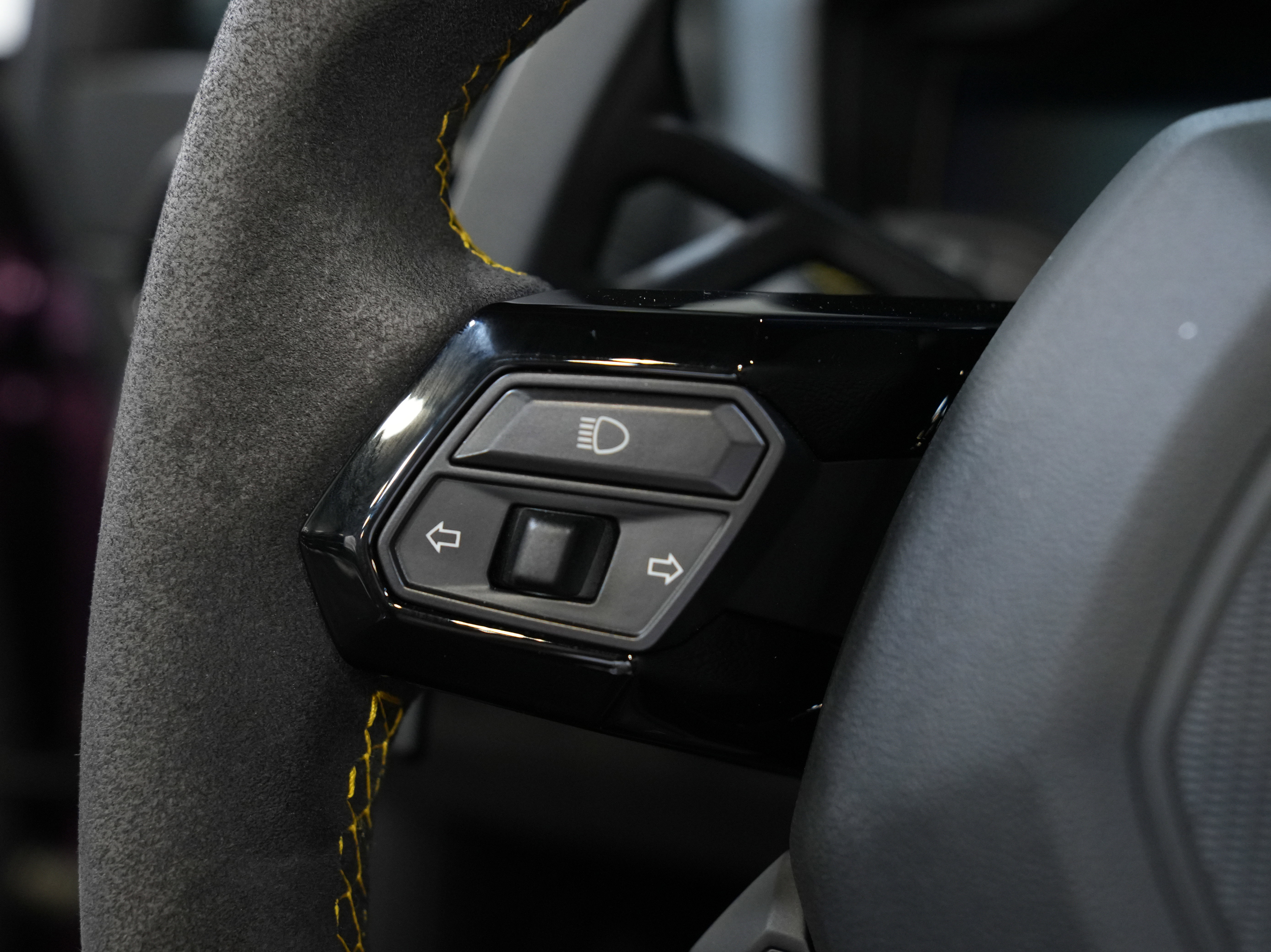 Used 2024 Lamborghini Huracan EVO image 49