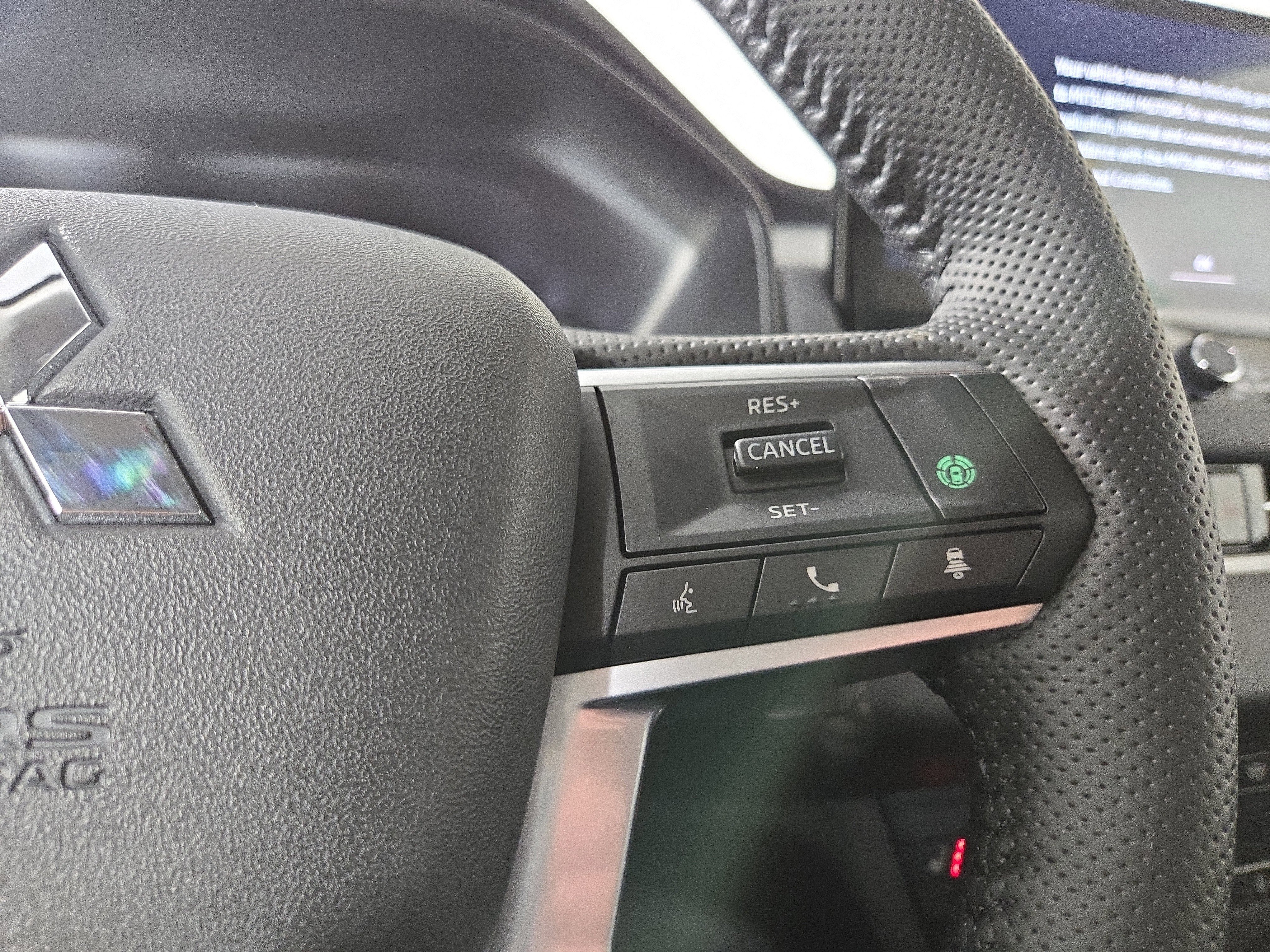 New 2026 Mitsubishi Outlander SE image 16