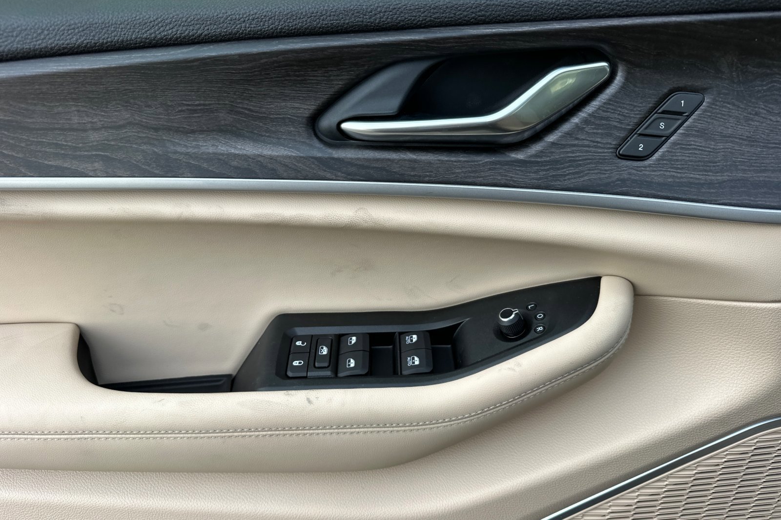 New 2026 Jeep Grand Cherokee L Limited AWD/4WD image 10