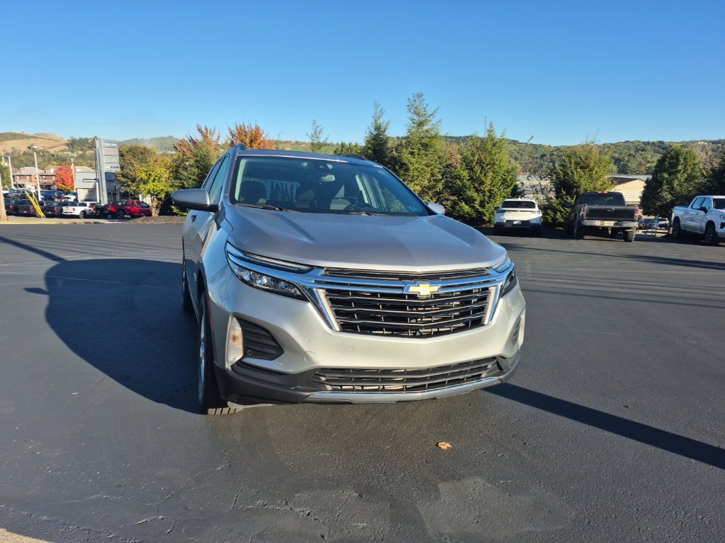 Used 2024 Chevrolet Equinox LT w/ LPO, Floor Liner Package AWD/4WD image 2