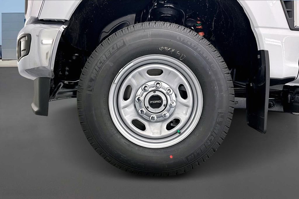 New 2026 Ford F250 XL w/ XL Chrome Package image 12