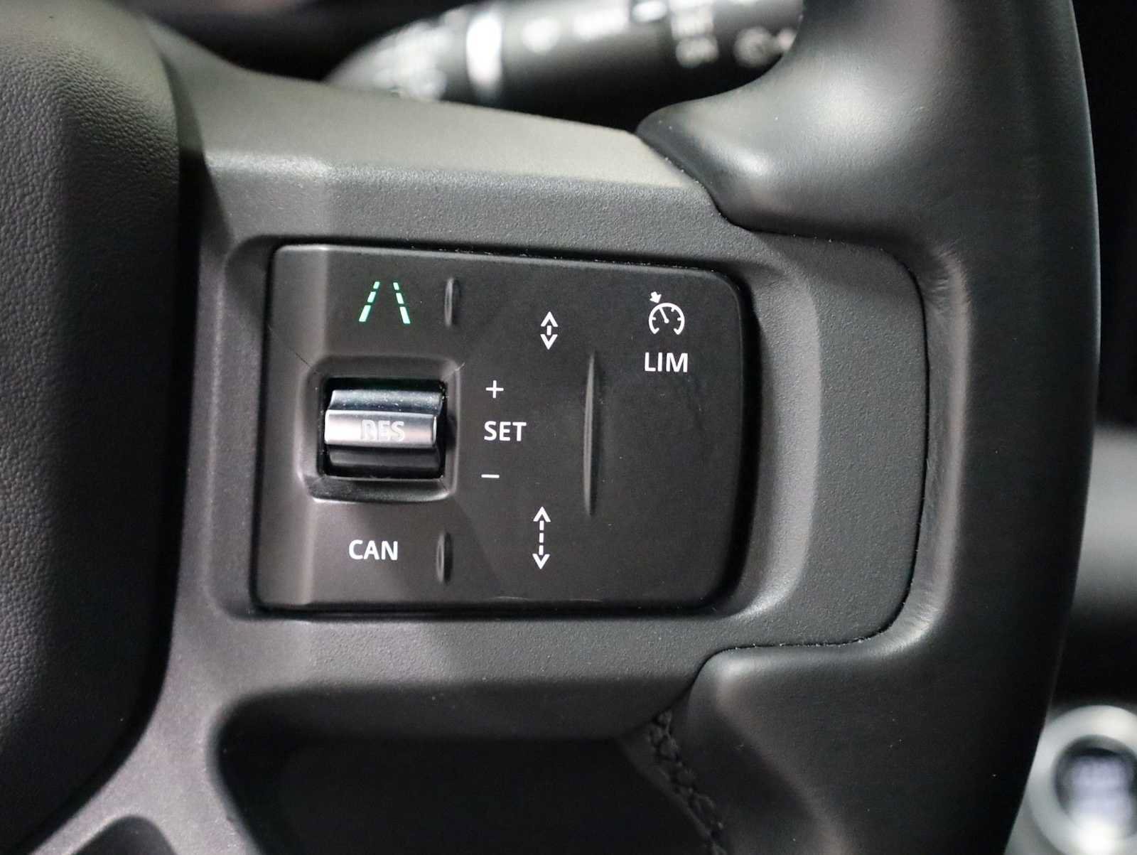 Used 2023 Land Rover Defender 90 X-Dynamic SE AWD/4WD image 26