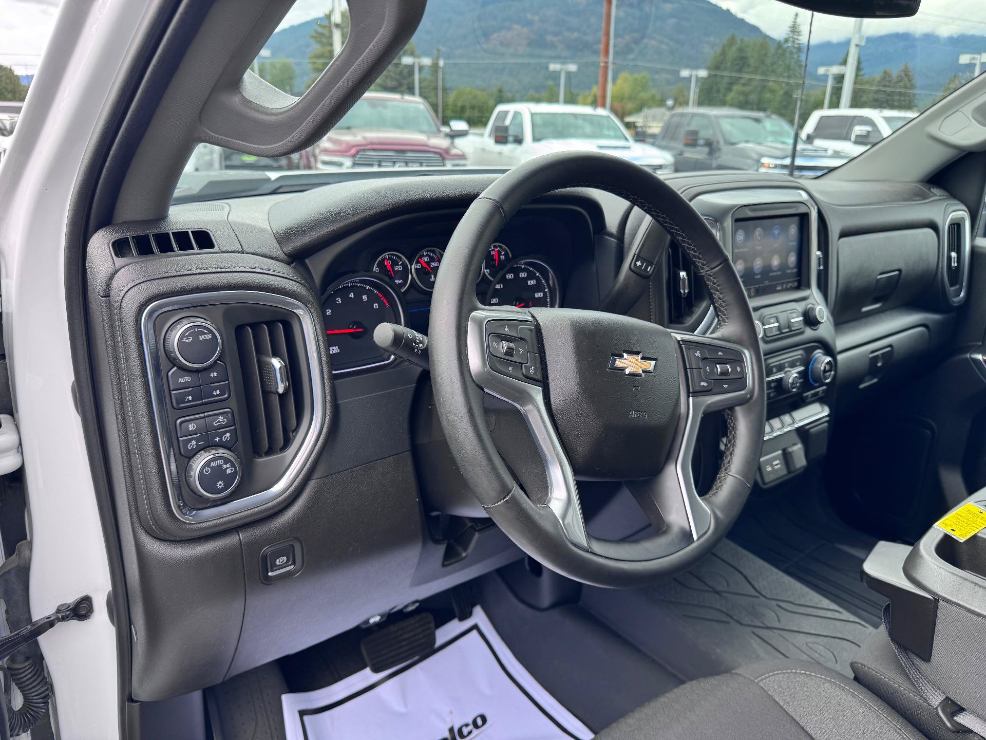 Used 2023 Chevrolet Silverado 2500 LT w/ Convenience Package AWD/4WD image 9