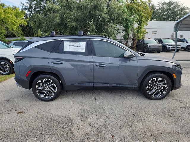 New 2025 Hyundai Tucson Limited FWD image 2