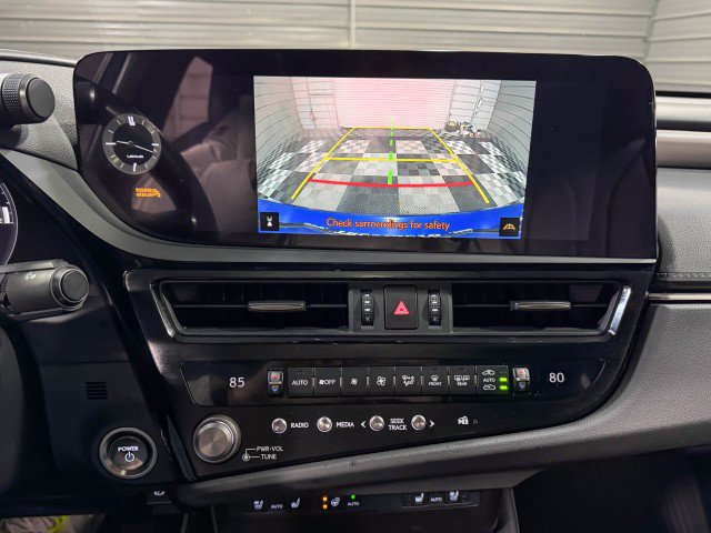 Used 2023 Lexus ES 300h F Sport image 28