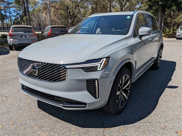 New 2025 Volvo XC90 B6 Core image 8