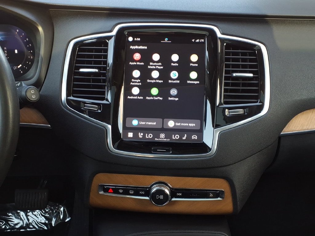 Certified 2023 Volvo XC90 B6 Plus w/ Protection Package AWD/4WD image 16