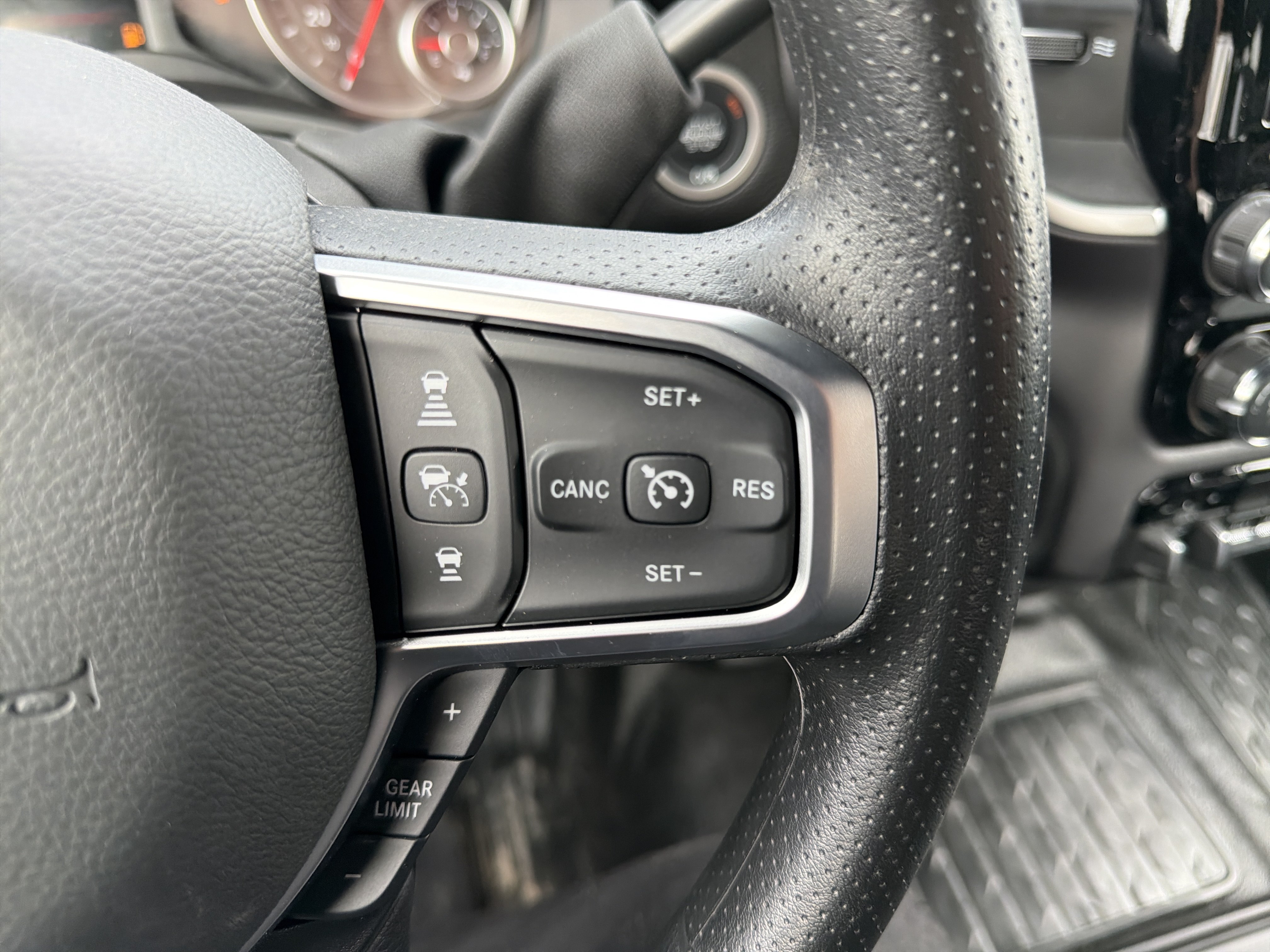 Used 2025 RAM 3500 Big Horn AWD/4WD image 21