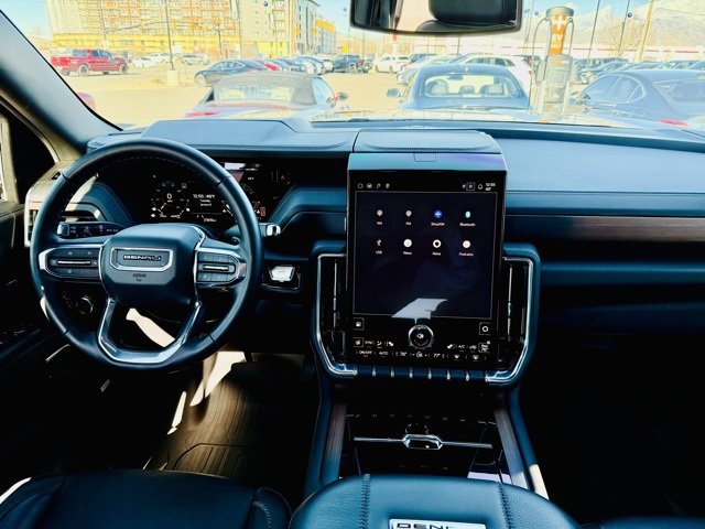 Used 2025 GMC Yukon Denali image 9