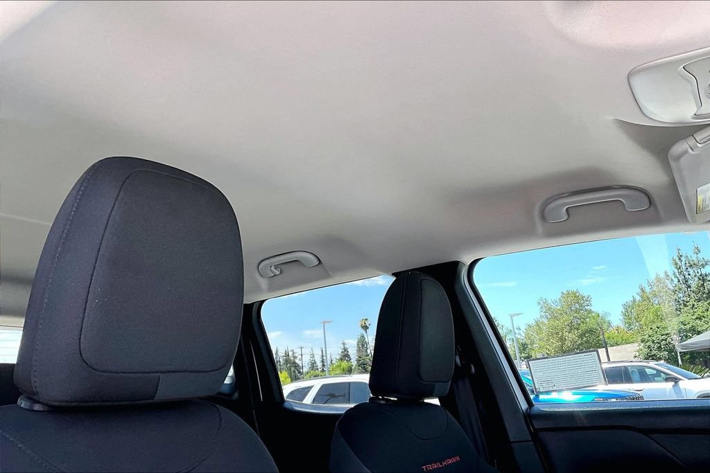 Certified 2016 Jeep Renegade Trailhawk AWD/4WD image 14
