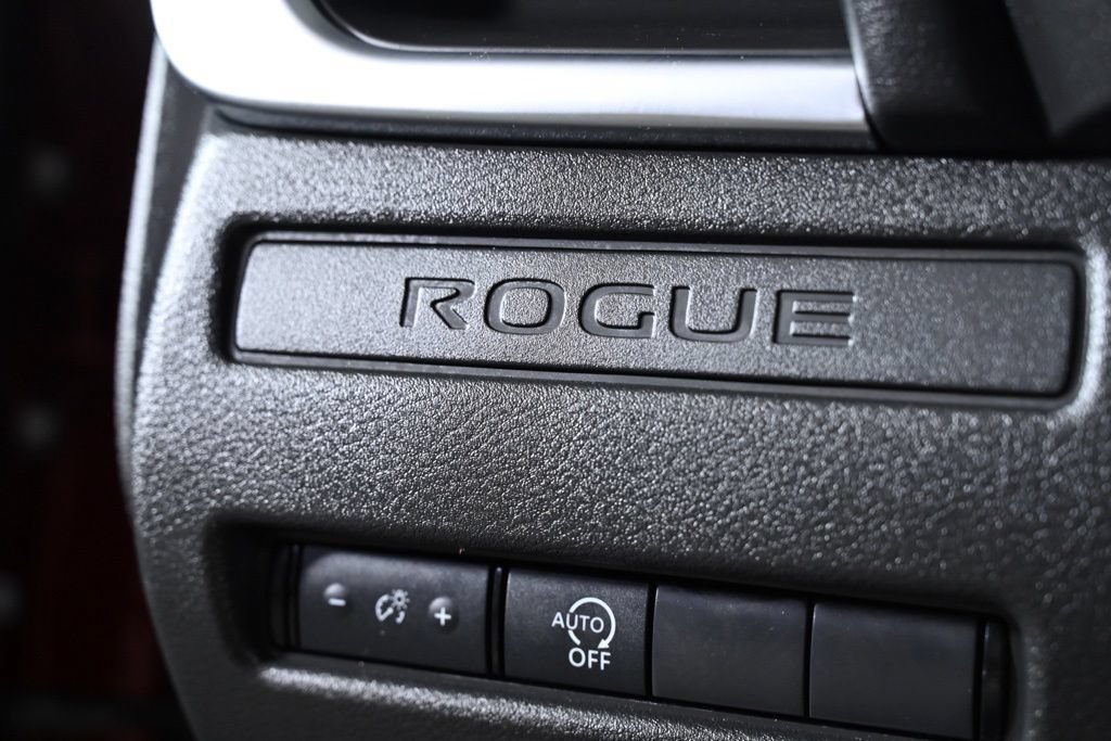 Used 2024 Nissan Rogue S AWD/4WD image 20