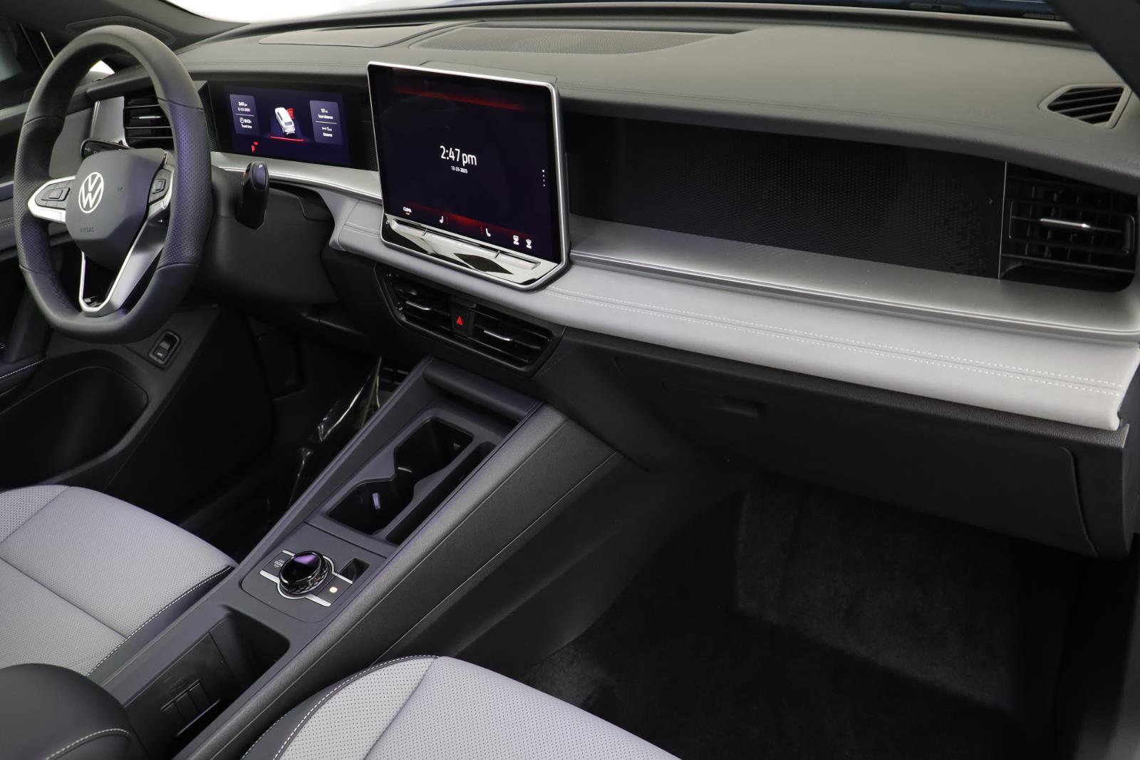 New 2026 Volkswagen Tiguan SE R-Line image 19