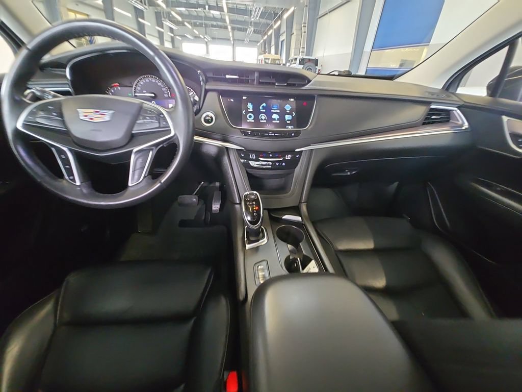 Used 2018 Cadillac XT5 Luxury w/ Driver Awareness Package AWD/4WD image 21
