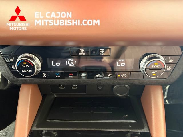 Used 2025 Mitsubishi Outlander SEL FWD image 17
