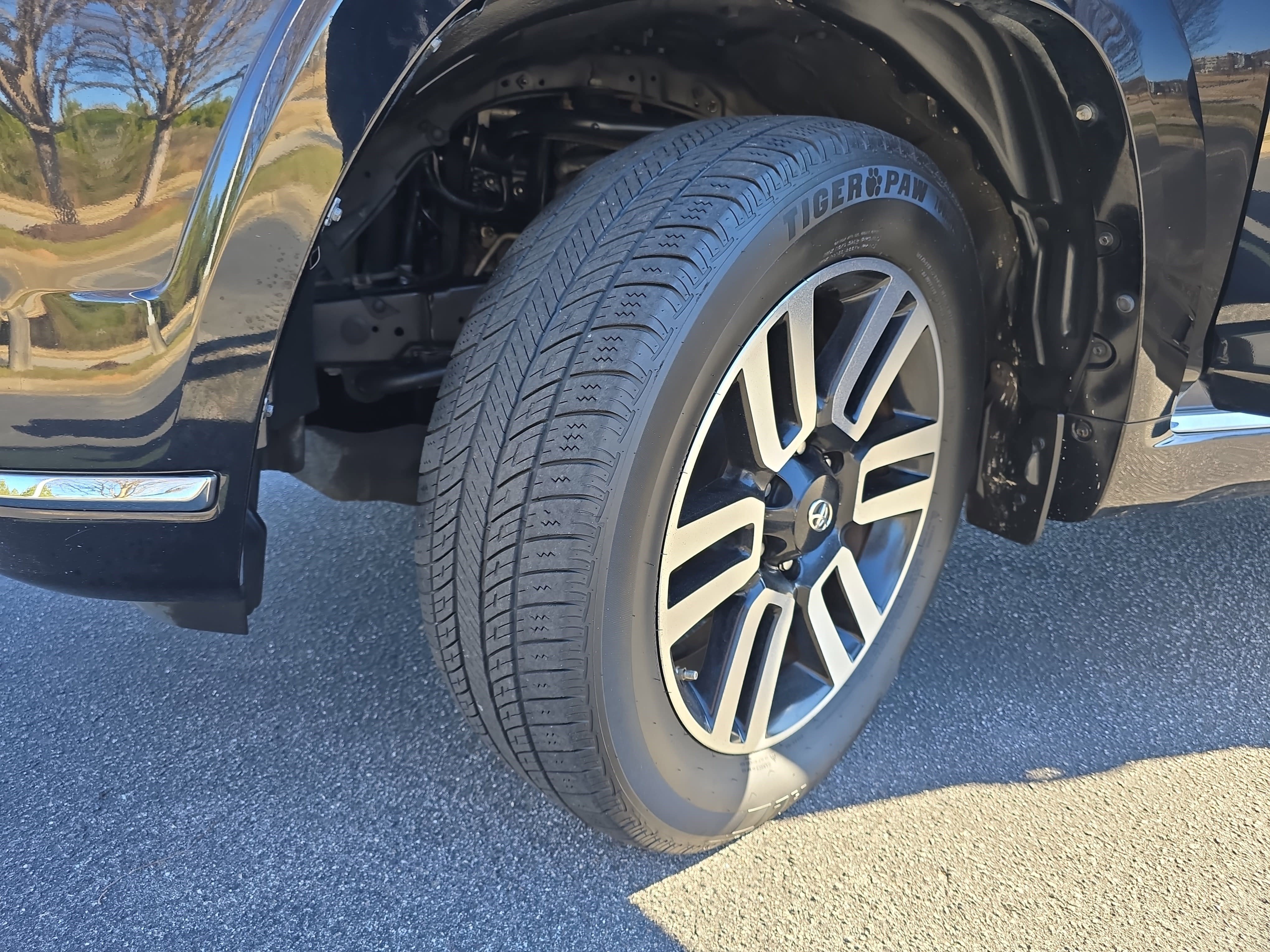 Used 2014 Toyota 4Runner Limited image 27