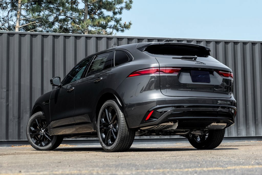 New 2026 Jaguar F-PACE R-Dynamic S image 2