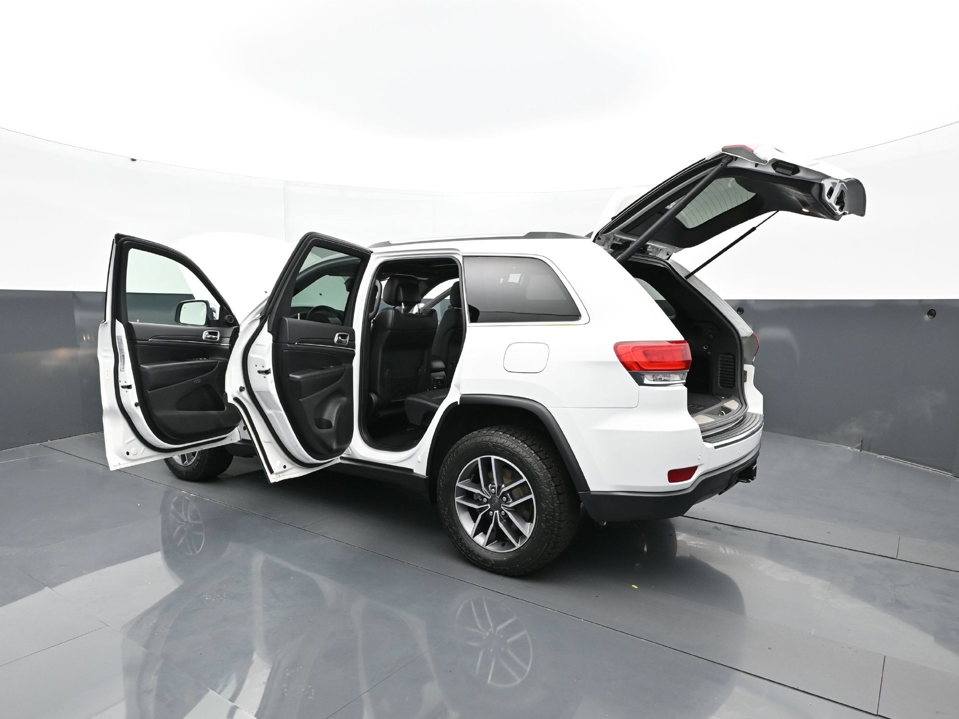 Used 2019 Jeep Grand Cherokee Limited w/ Trailer Tow Group IV AWD/4WD image 35
