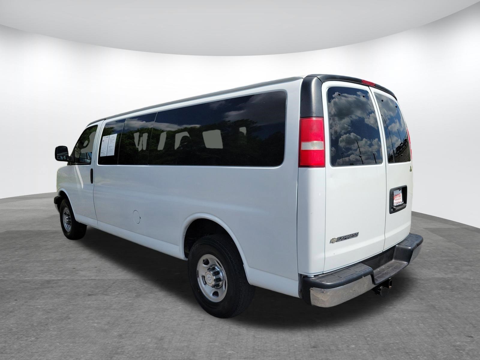 Used 2019 Chevrolet Express 3500 LT w/ LT Preferred Equipment Group RWD image 20