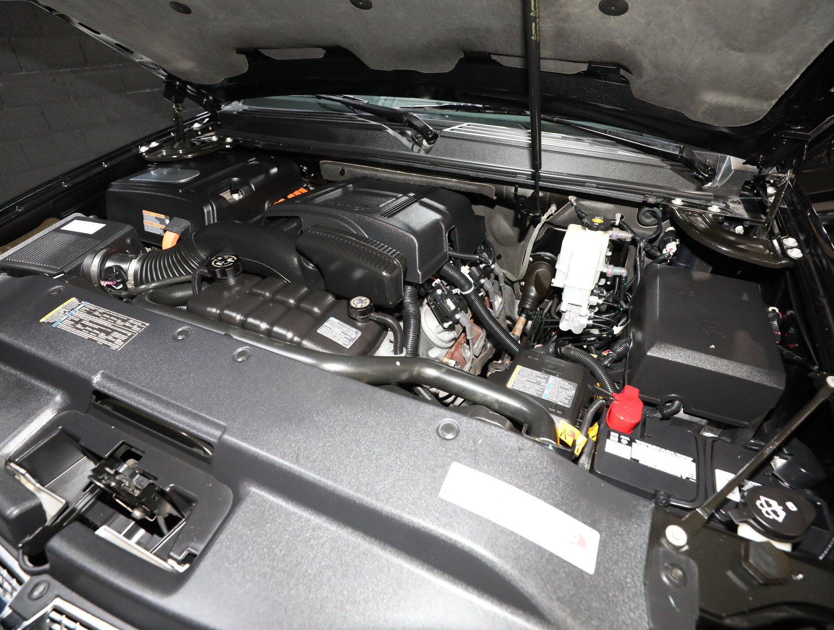 Used 2009 Cadillac Escalade 2WD Hybrid image 2