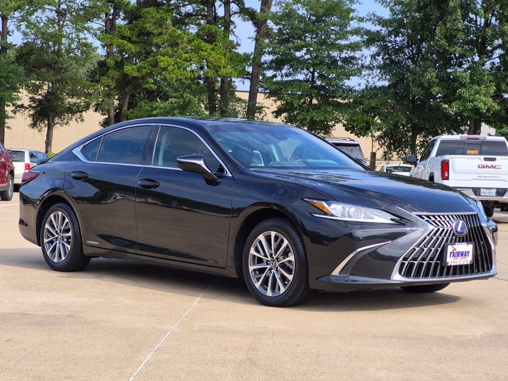 Used 2022 Lexus ES 300h w/ Premium Package FWD image 3