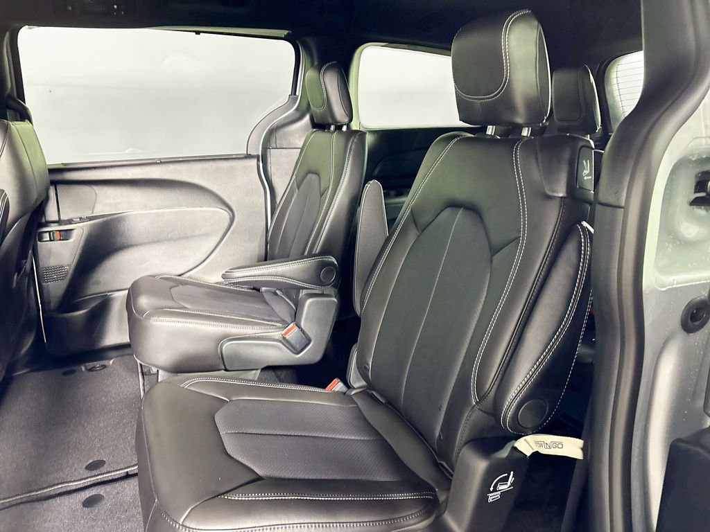 New 2026 Chrysler Voyager LX FWD image 18