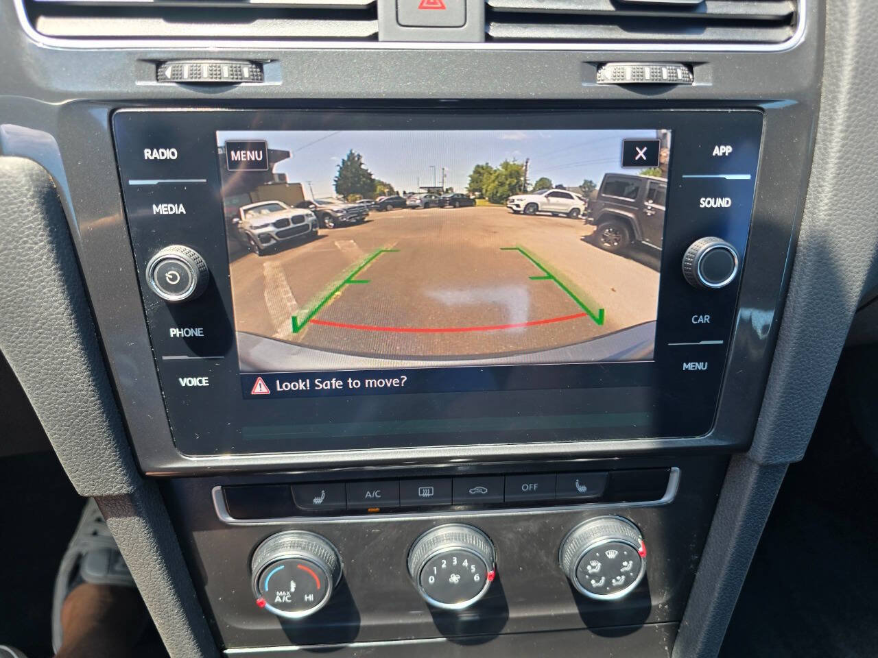 Used 2019 Volkswagen Golf S FWD image 15