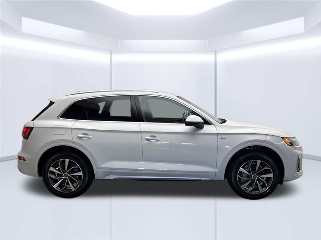Certified 2023 Audi Q5 2.0T Premium w/ Convenience Package AWD/4WD image 9