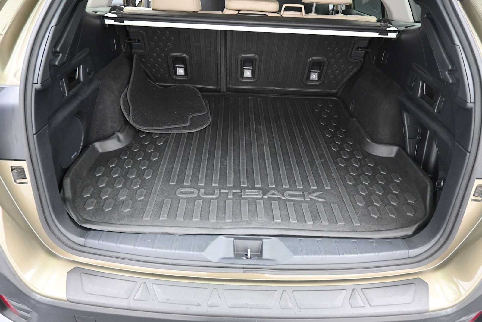 Used 2020 Subaru Outback Limited AWD/4WD image 14