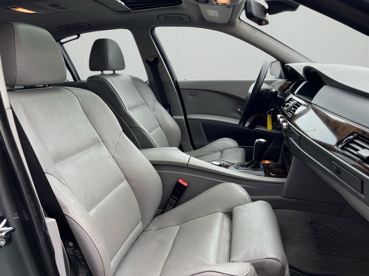 Used 2006 BMW 530xi Sedan image 22