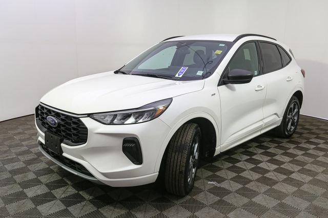 Used 2024 Ford Escape ST-Line w/ Tech Pack #1 AWD/4WD image 5