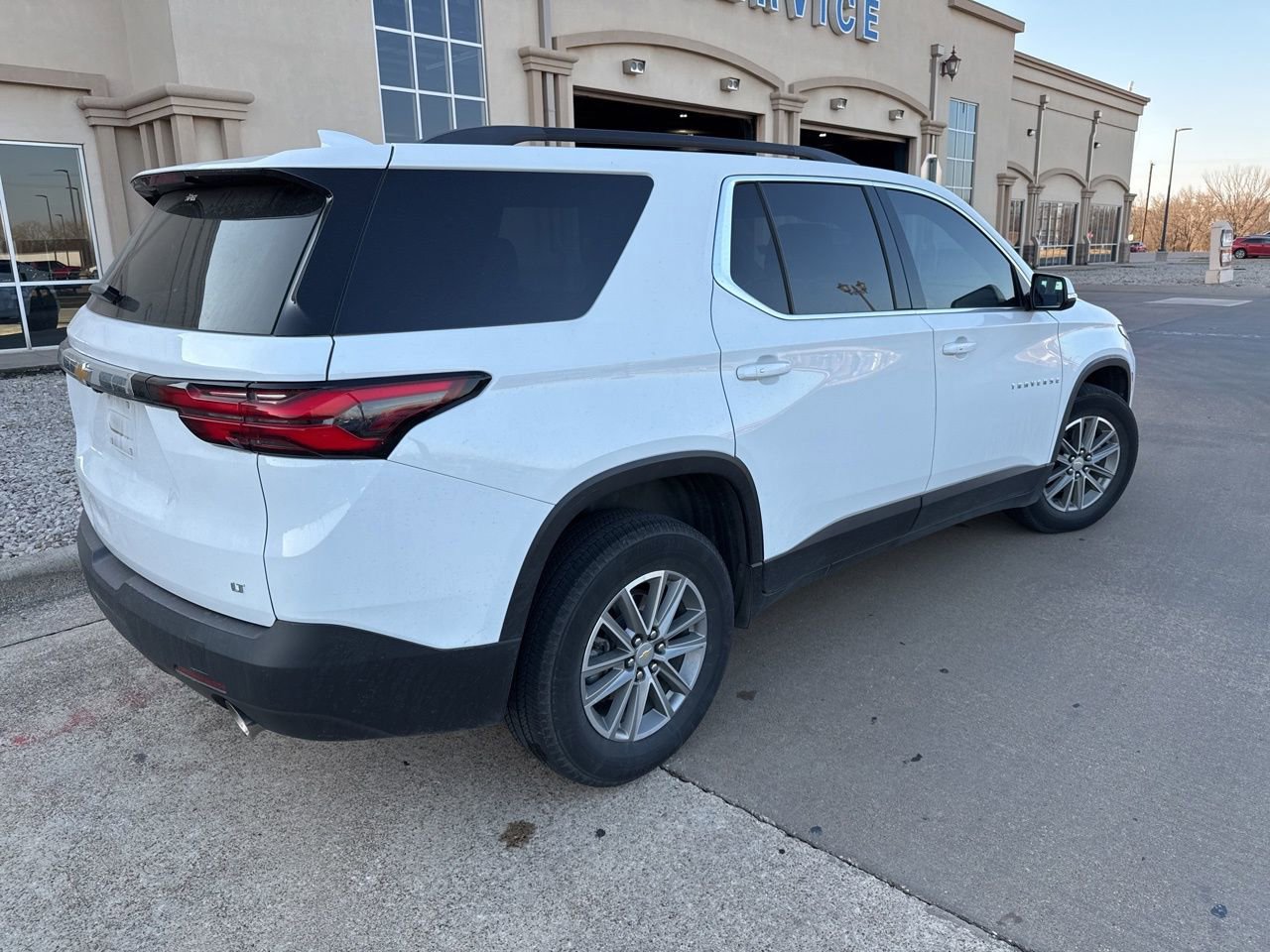 Used 2023 Chevrolet Traverse LT image 11