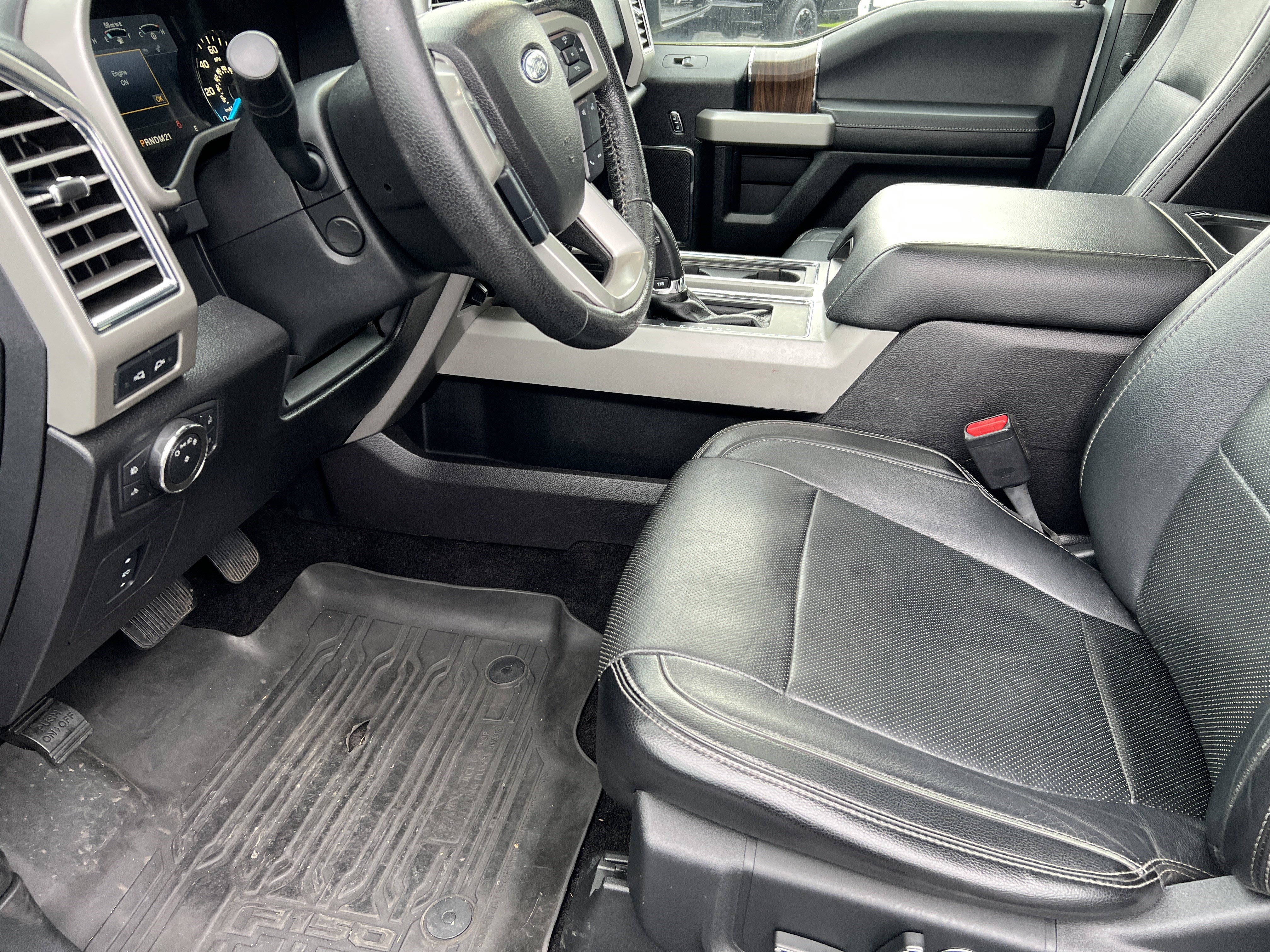 Used 2016 Ford F150 Lariat w/ Equipment Group 502A Luxury image 15