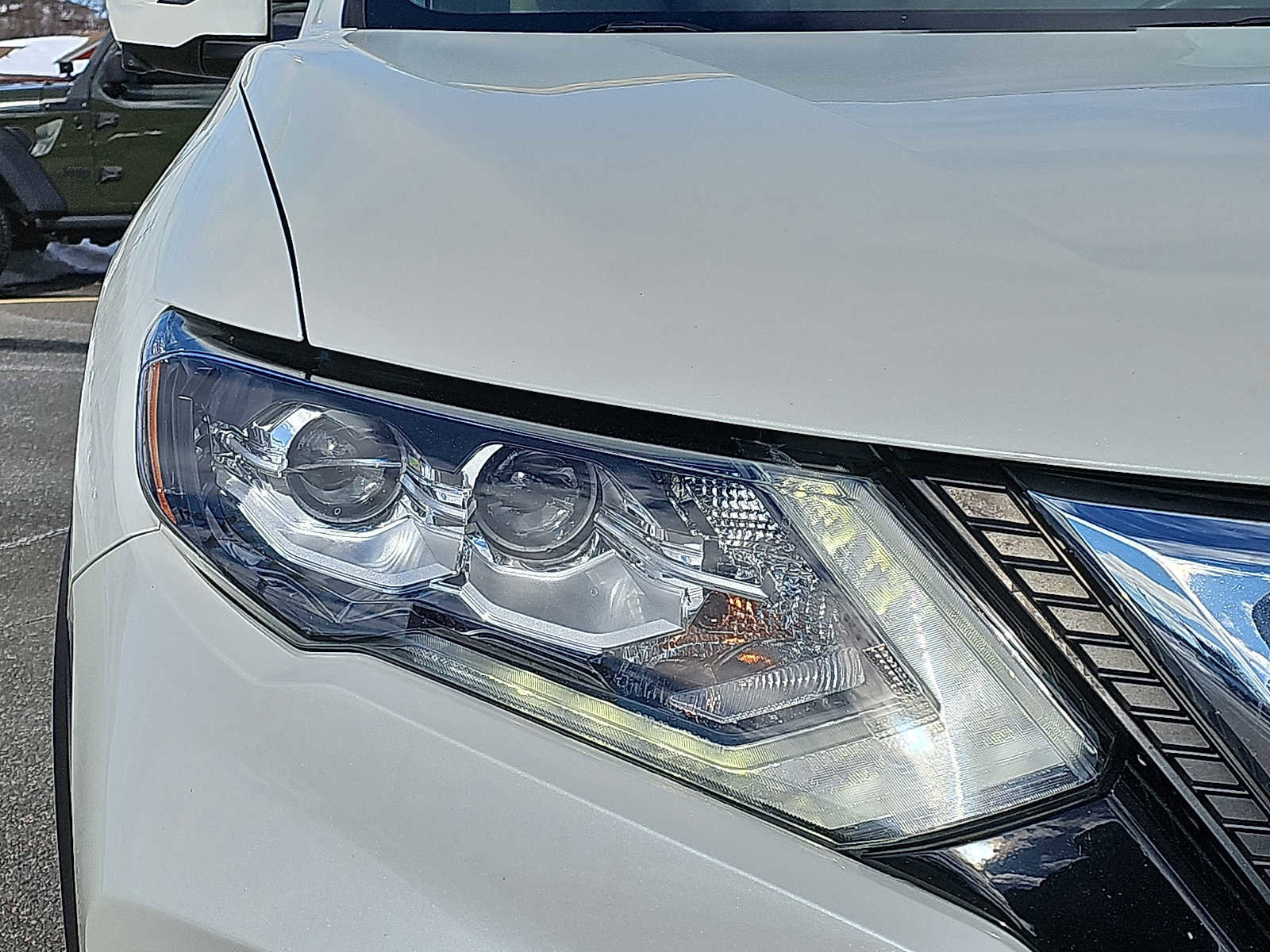 Used 2019 Nissan Rogue SL w/ Premium Package image 9