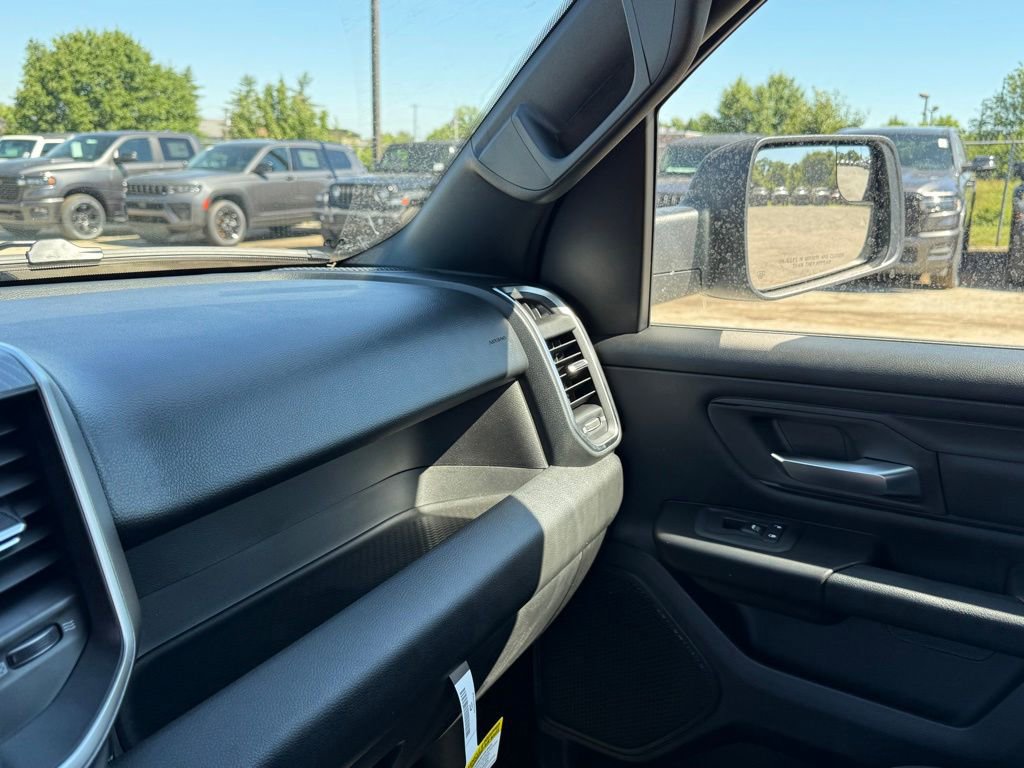 New 2026 RAM 1500 Express AWD/4WD image 23