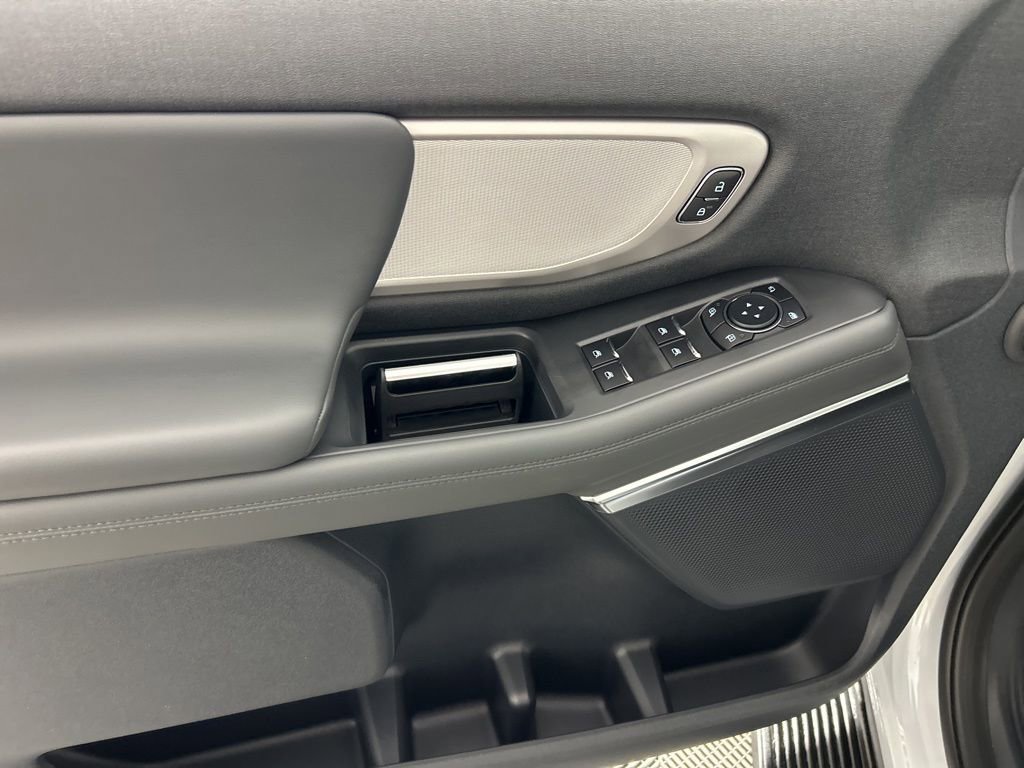 New 2026 Ford Expedition Active image 10