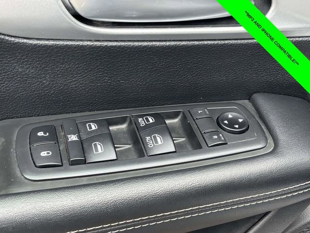 Used 2019 Chrysler Pacifica Touring-L w/ S Appearance Package image 10