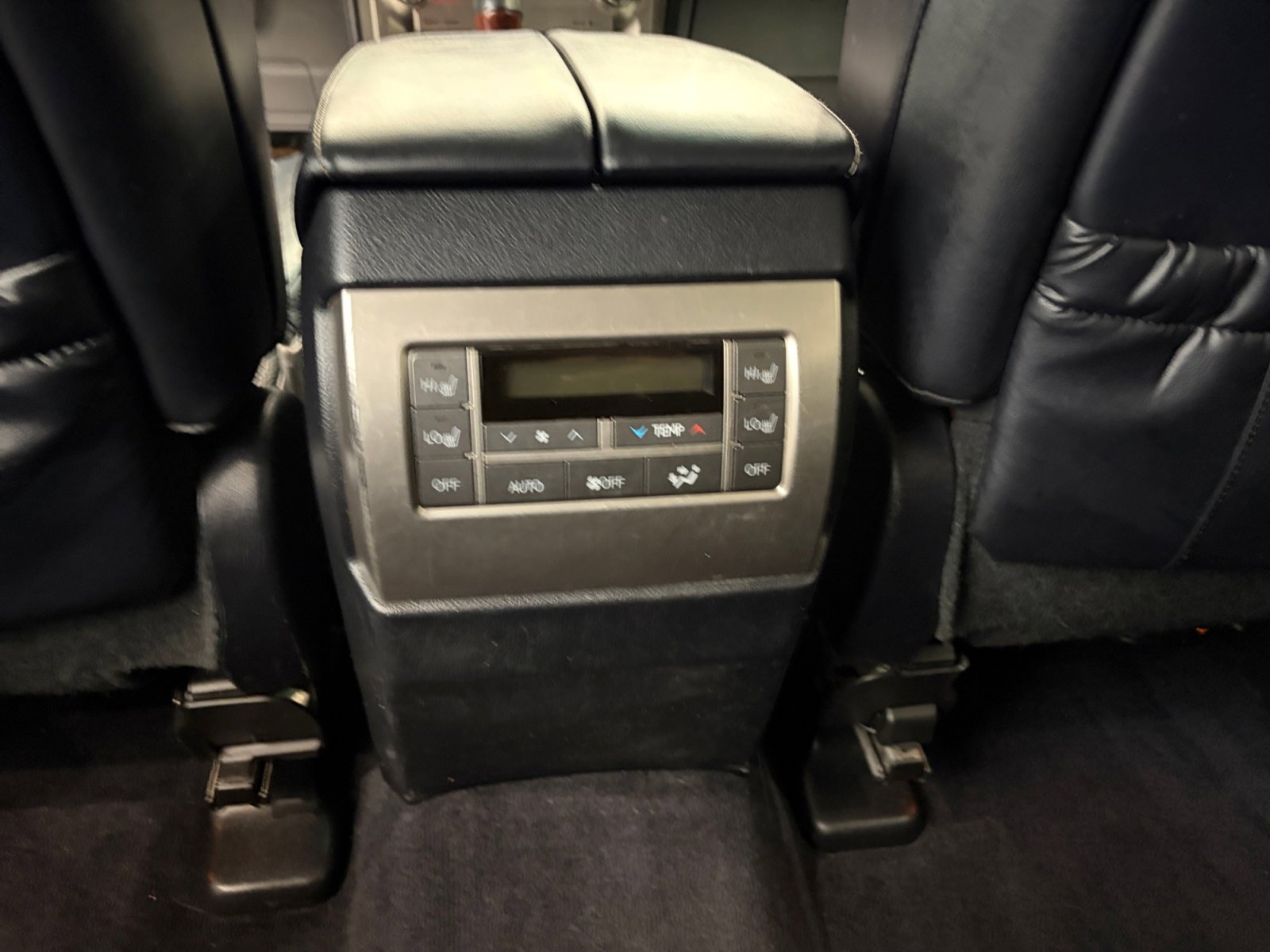 Used 2018 Lexus GX 460 Premium w/ Premium Package AWD/4WD image 32