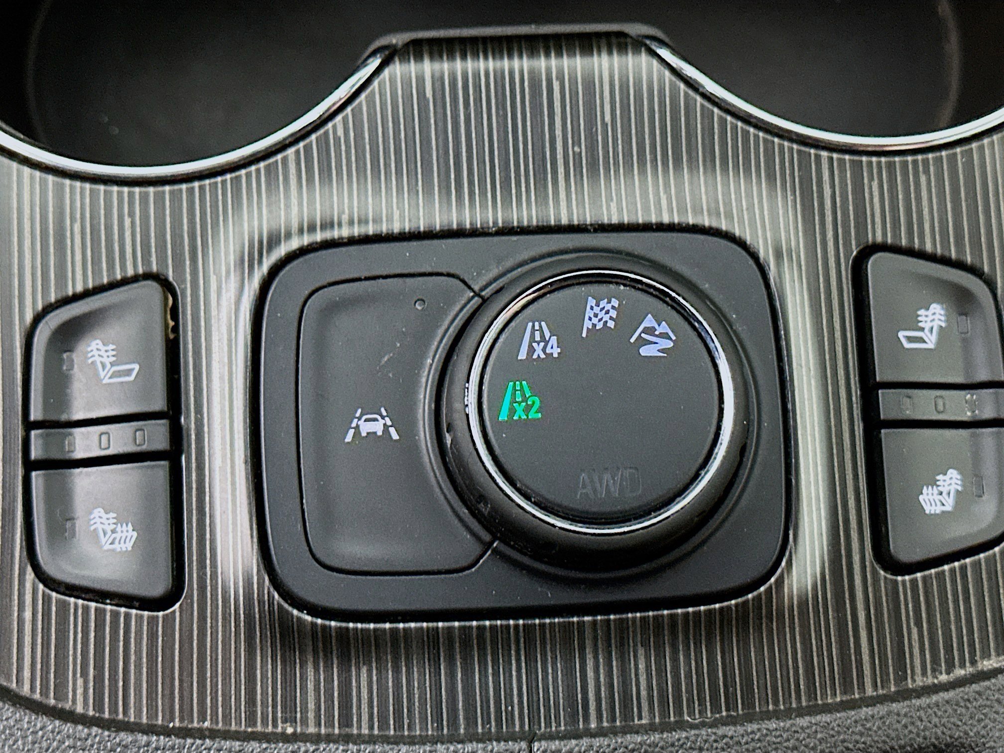 Used 2023 GMC Acadia SLT image 26