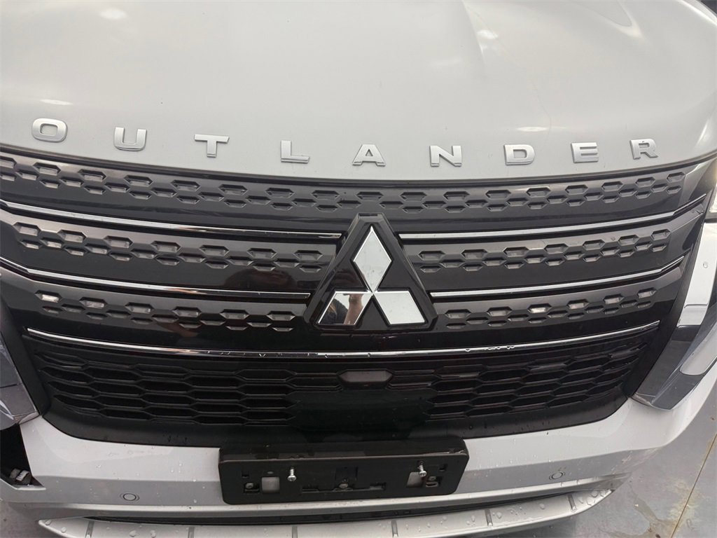 Used 2024 Mitsubishi Outlander 4WD Plug-In Hybrid image 31