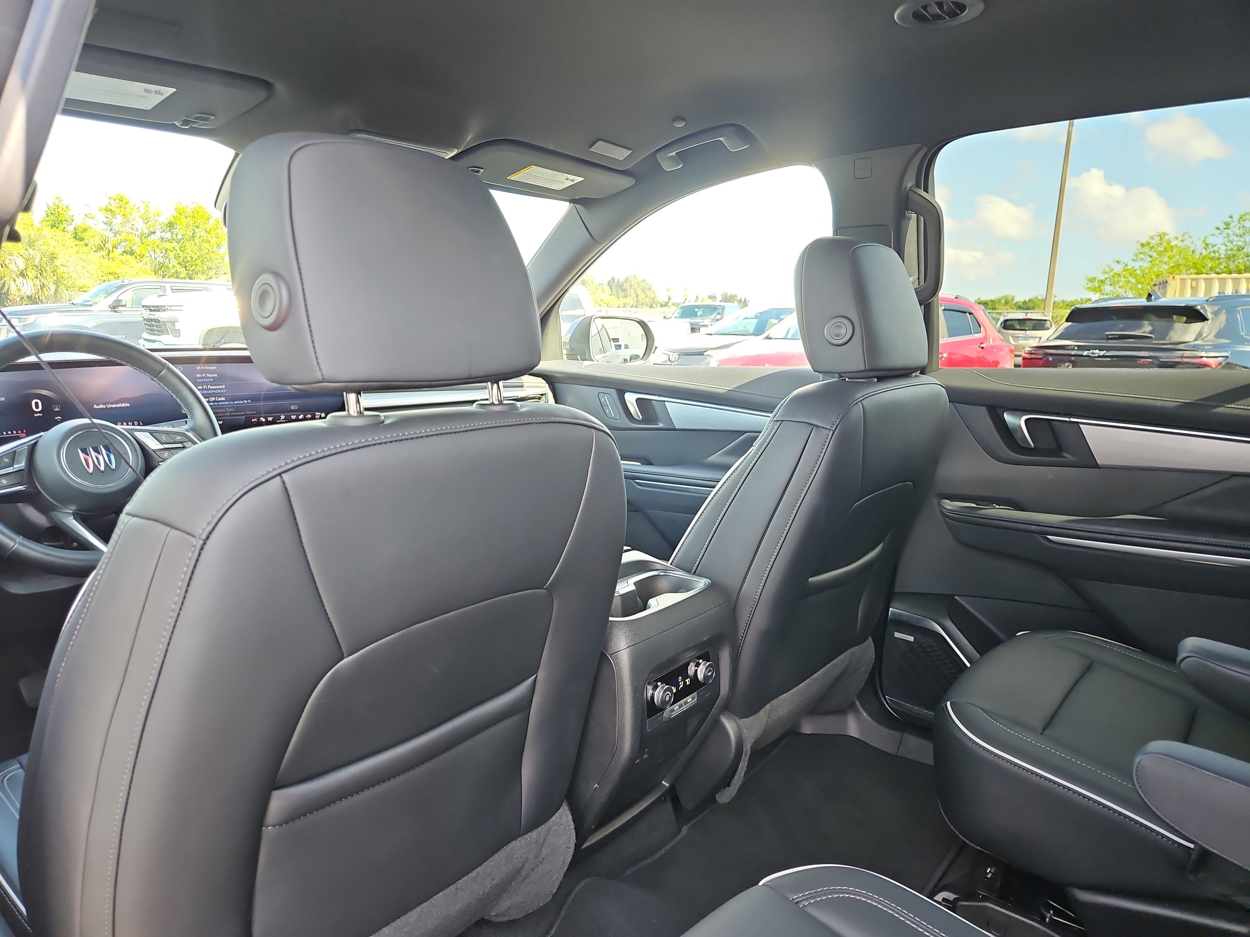 Used 2025 Buick Enclave Preferred FWD image 11