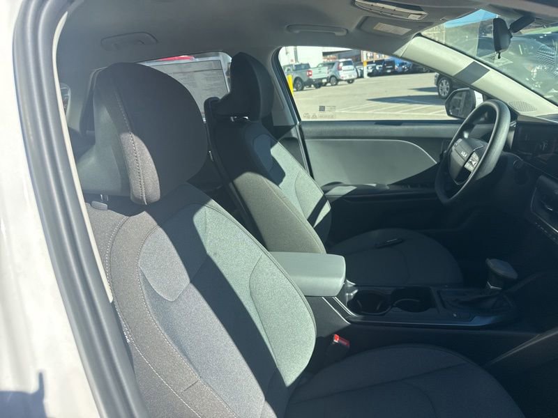 New 2025 Kia K4 LXS image 13